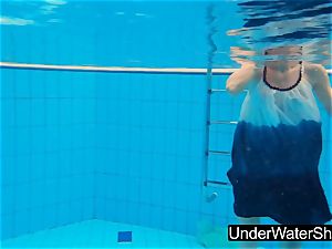 fantastic and super-fucking-hot teen Avenna in the pool
